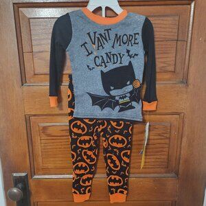 NWT Toddler Batman Halloween Pajamas, size 2T